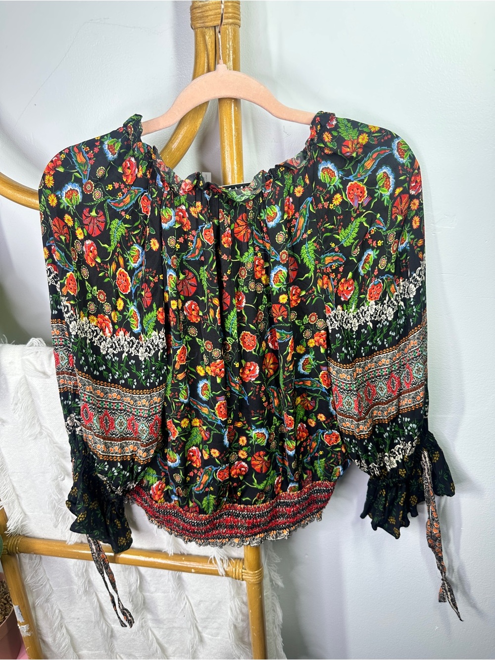 Alice + Olivia Kora Smocked Peasant Top Paradise Multi sz L - Picture 4 of 8